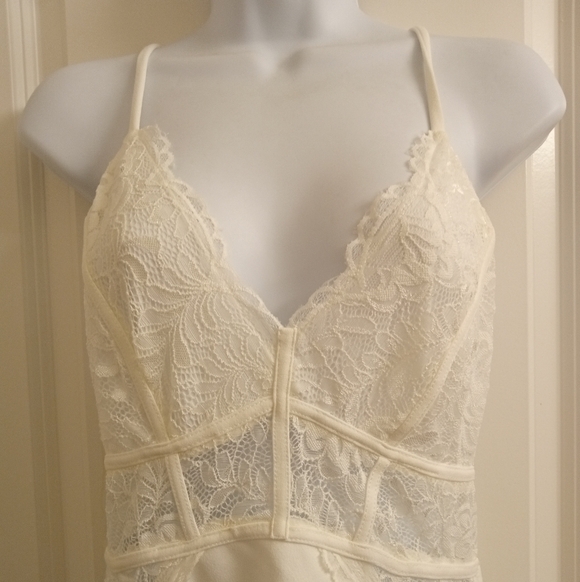 FASHION NOVA - Picture 2 of 4